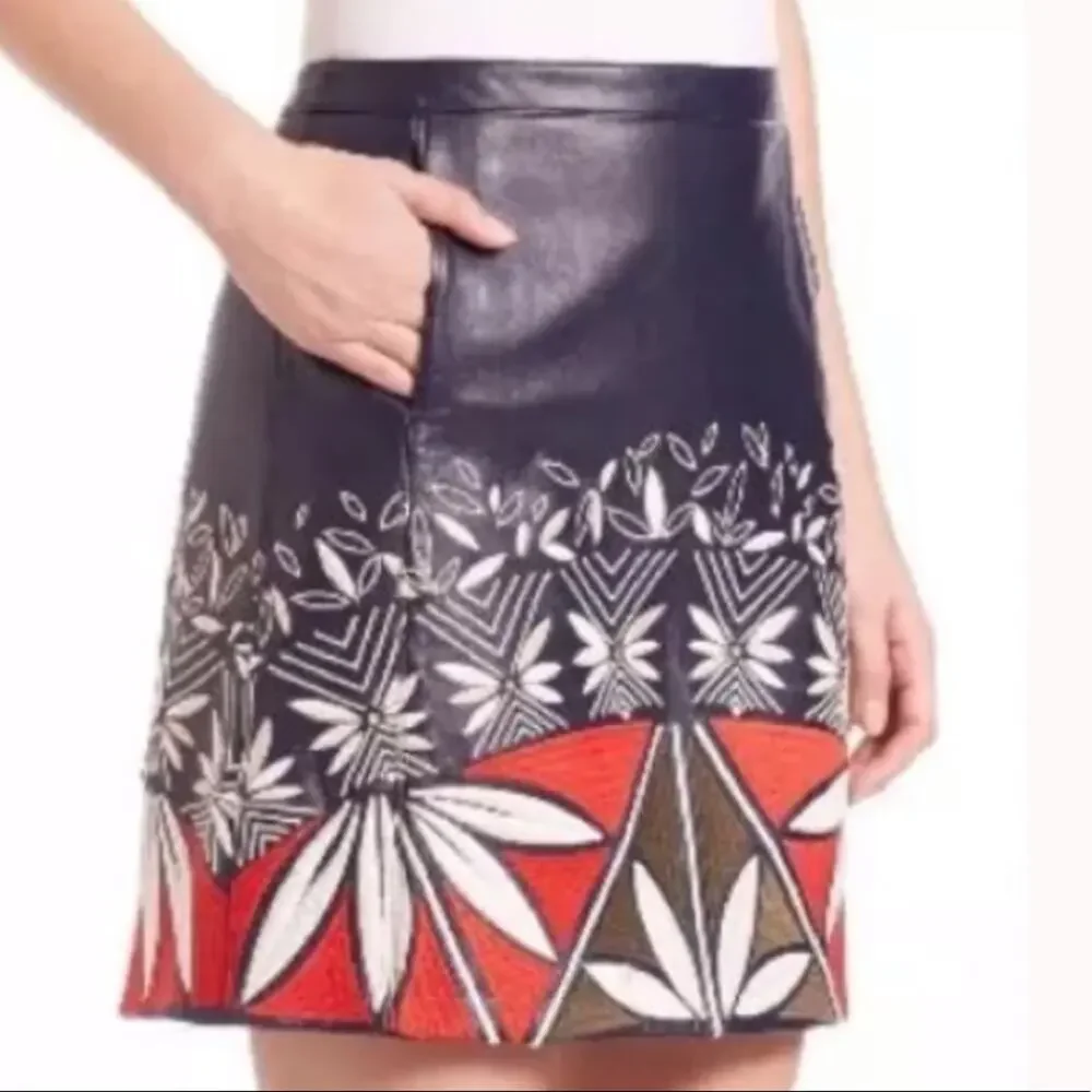 NEW Tory Burch Navy, Red White Leather Embroidered Skirt marked 2, Fits  27 / S